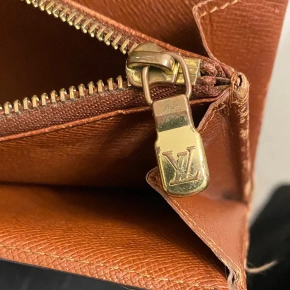 Louis Vuitton Dark Brown Monogram Clutch/Wallet - Picture 7 of 12